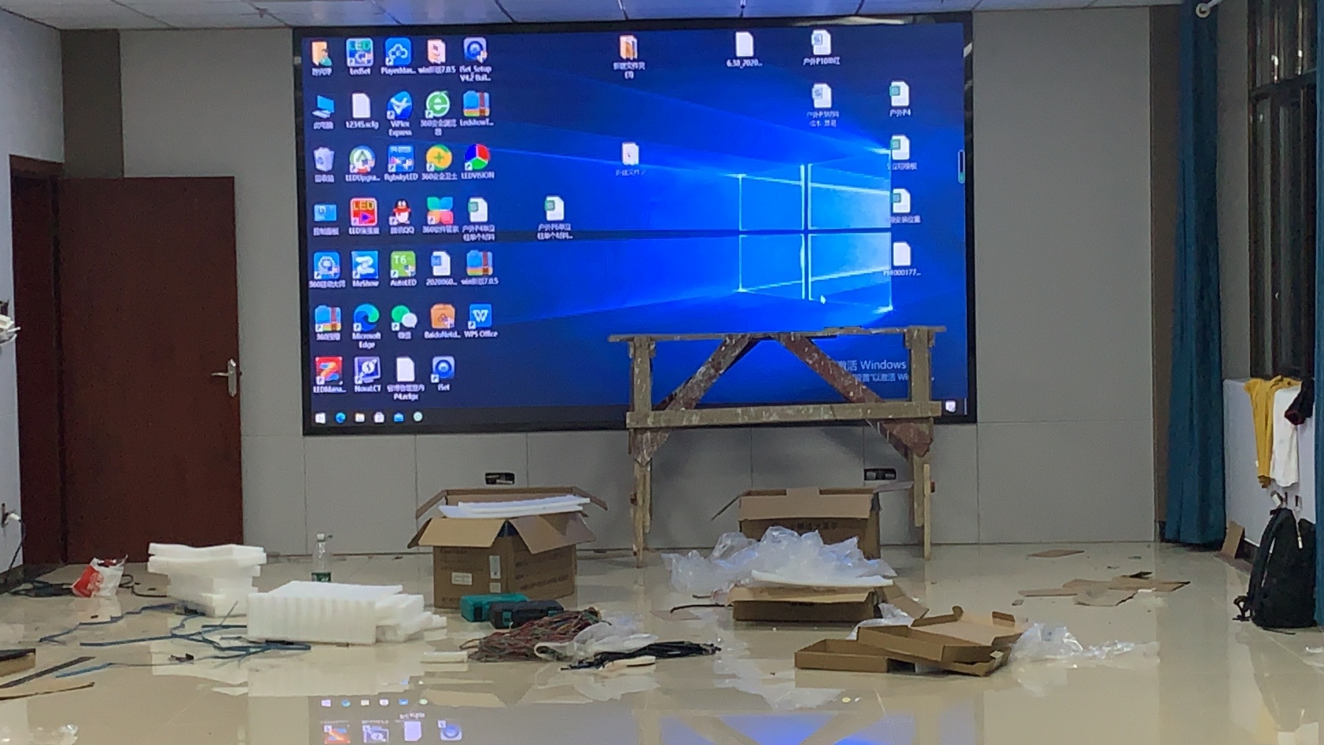 清鎮(zhèn)室內(nèi)P1.8普刷高清全彩LED顯示屏